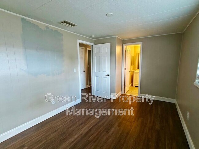 Building Photo - 146 Phoenetia Dr