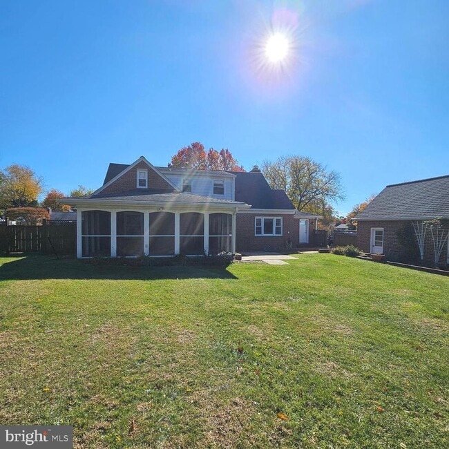 Building Photo - 5940 6th St