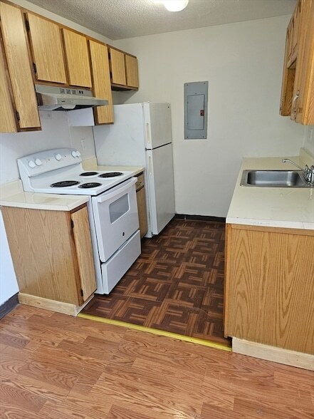 Building Photo - 75 Scotch Pond Pl