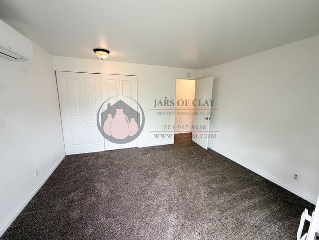 Building Photo - Salem 3BR with AC in Every Room! | 2-Car Garage & Fenced Yard