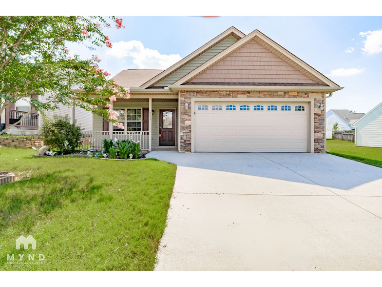 Primary Photo - 352 Robin Helton Dr