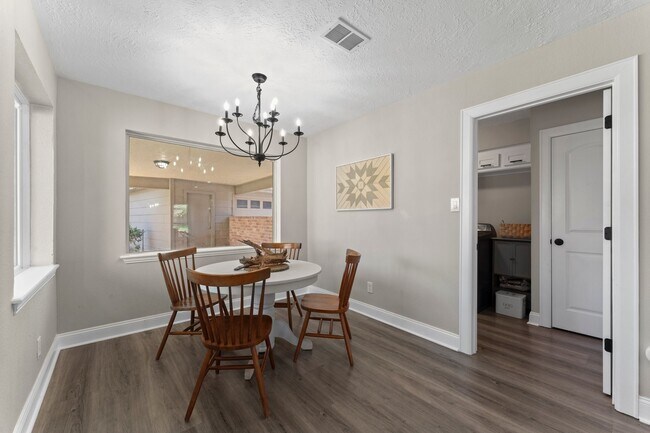 Building Photo - 5207 Alamosa Ln