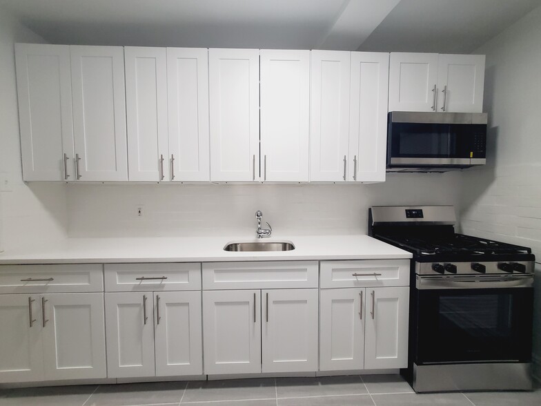 164 Sterling Ave 164 - 165 Sterling Ave