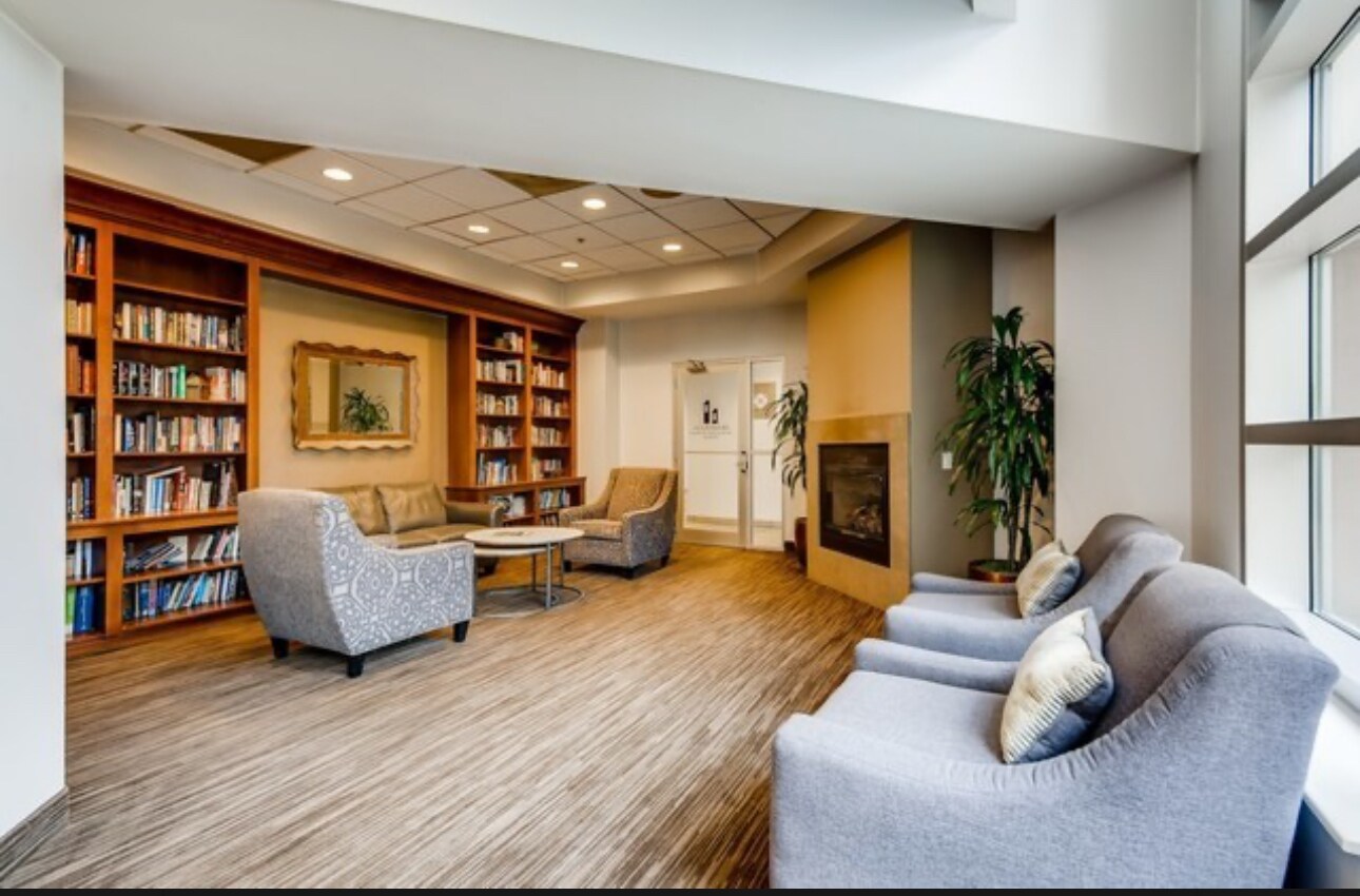 Building Photo - 545 N Dearborn St