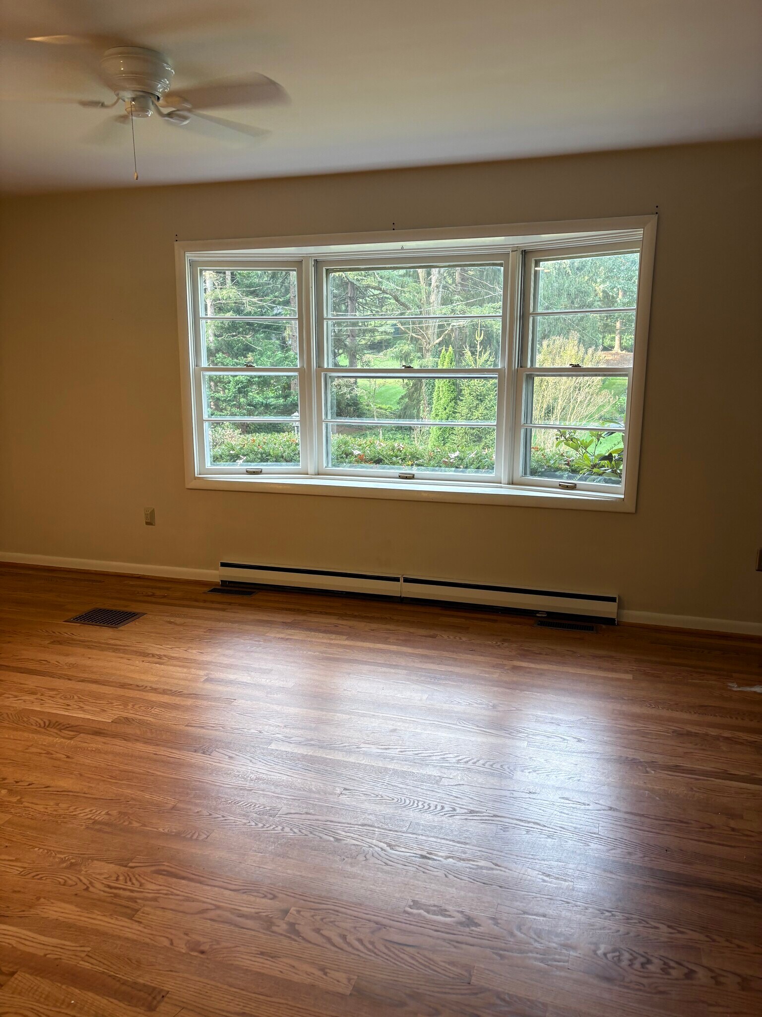 Living Room - 60 Leaman Rd
