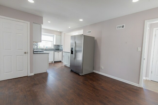 Building Photo - 209 N Dryden Pl