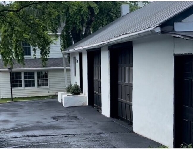 Building Photo - Beautiful Landale 4 Bedroom Single with 2 car garage for rent $3,650/month