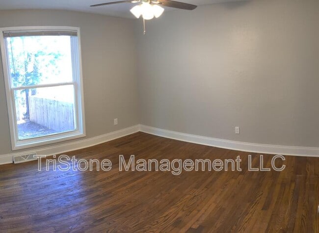 Building Photo - 3106 Erskine Dr