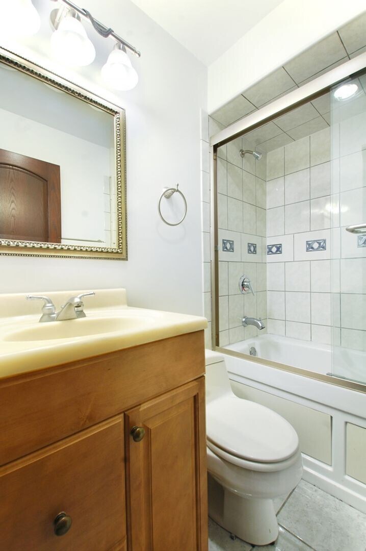 Building Photo - 745 W Gordon Ter