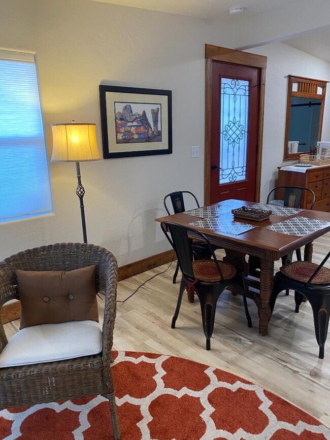 Building Photo - 444 E Montezuma Ave