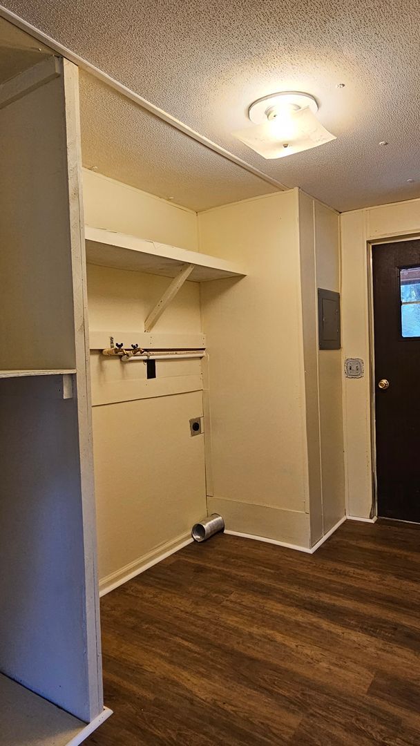 Building Photo - mobile home conveniently located