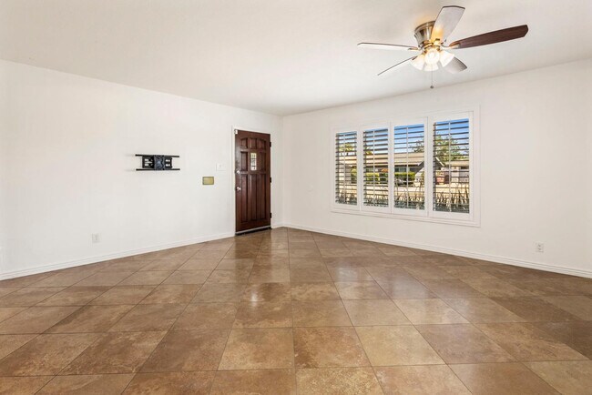 Building Photo - 8323 E Montecito Ave