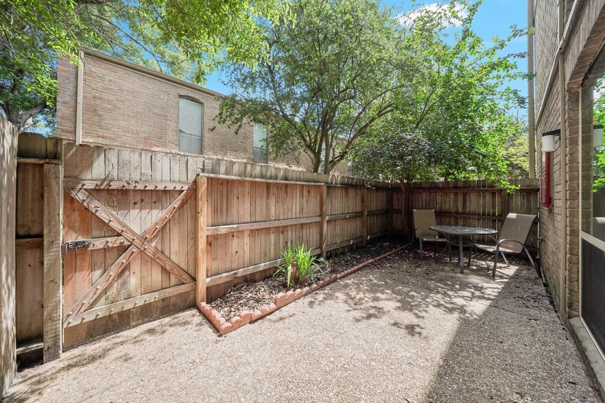 Building Photo - 4633 Wild Indigo St