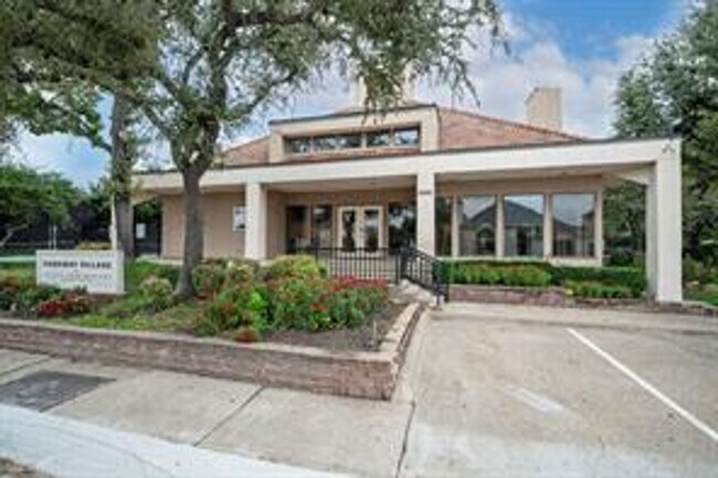 Building Photo - 4242 N Capistrano Dr