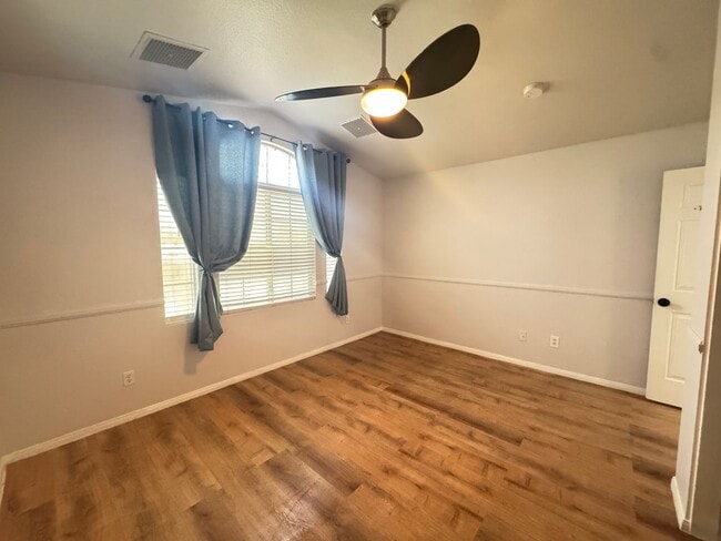 Building Photo - 3310 Robin Nest Ct