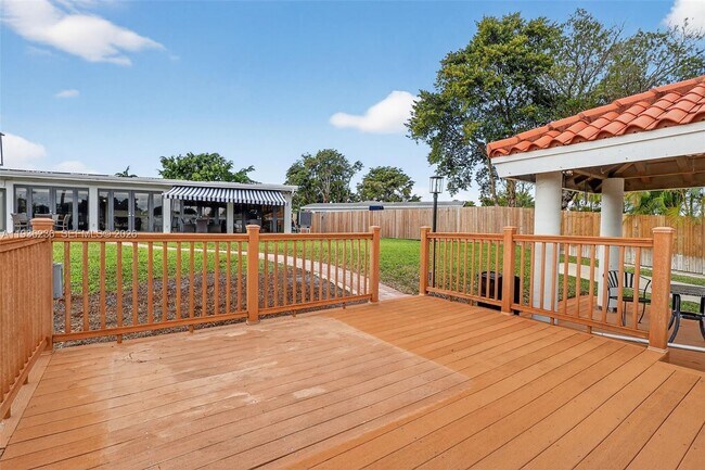 Building Photo - 17841 NW 84th Ct