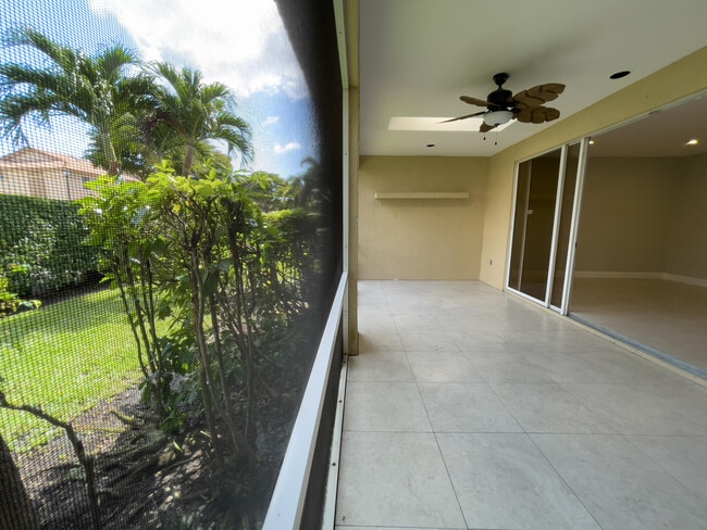 Building Photo - 6817 Via Regina
