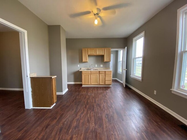 Building Photo - 2273 Mayville
