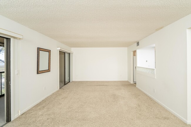 Building Photo - 22 Veronese Ct