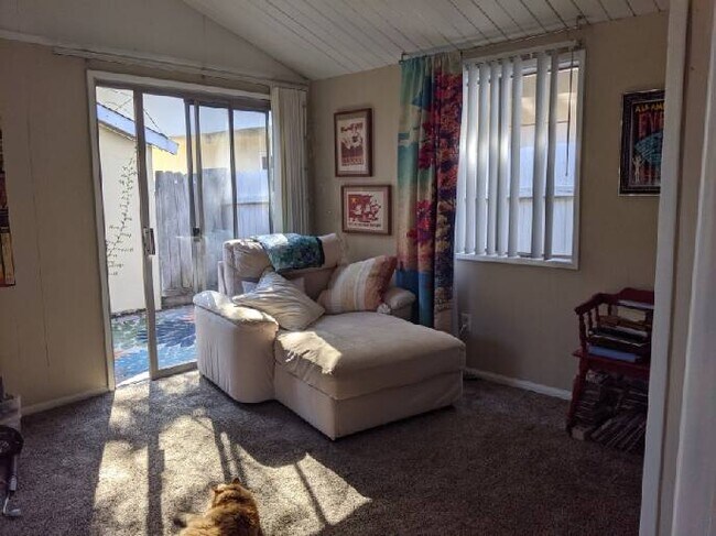 Building Photo - 5616 Riley St