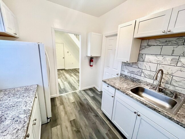 Primary Photo - 1023 Bishop Evans Way