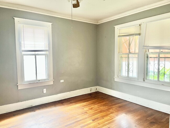 Building Photo - 923 S 16th St