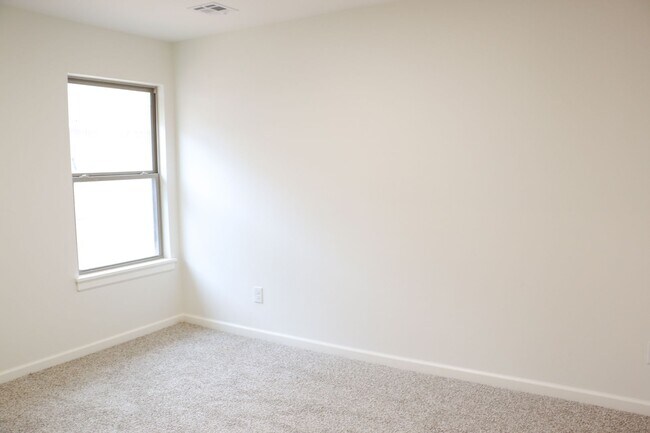 Building Photo - Brand New Home in Shawnee!