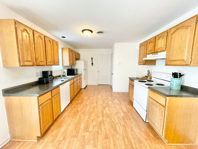 Building Photo - 210 Beaver St