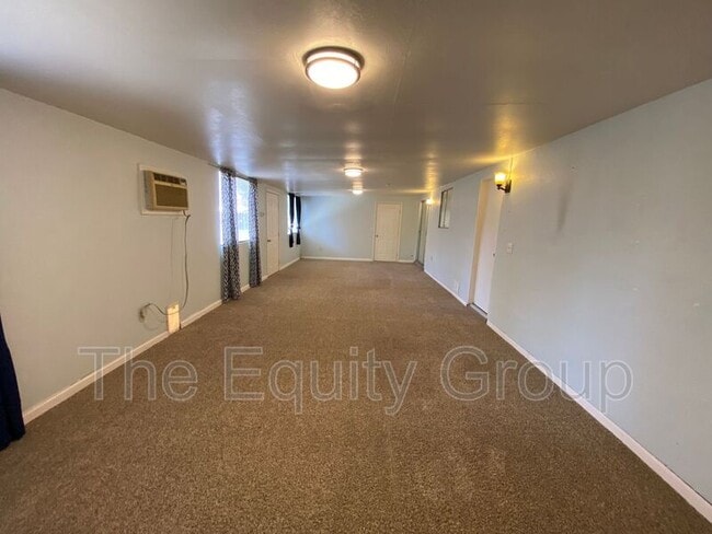 Building Photo - 1927 S Julieann Ct