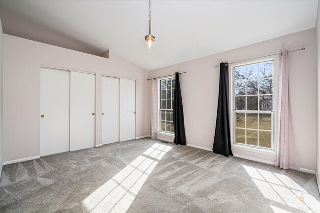 Building Photo - 1260 Cranbrook Dr