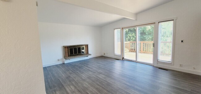 Building Photo - 13240 22nd Ave S