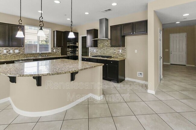 Building Photo - 703 N Marquis Way