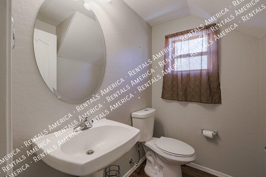 Building Photo - 7324 N 90th Ln