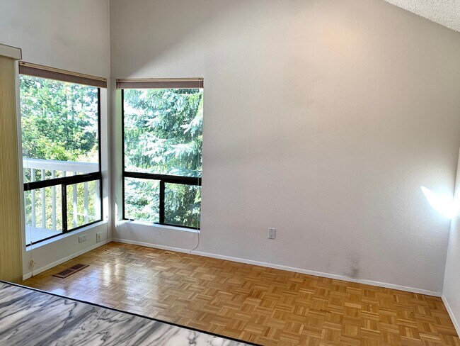 Building Photo - 13611 SE 56th Pl