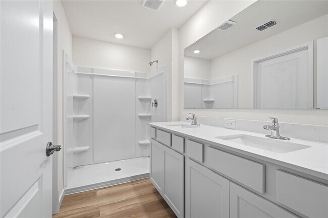 Building Photo - 3059 NE 20th Ter