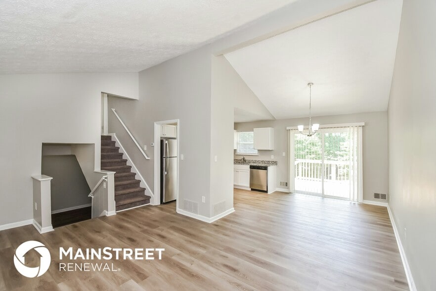 Building Photo - 144 Hamlet Ct