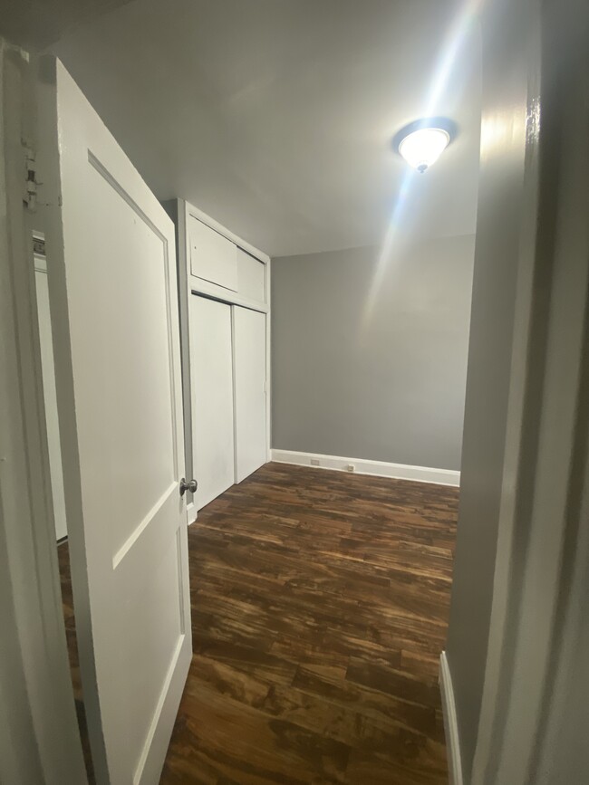 First floor master bedroom with full cozy bathroom - 606 N Woodington Rd