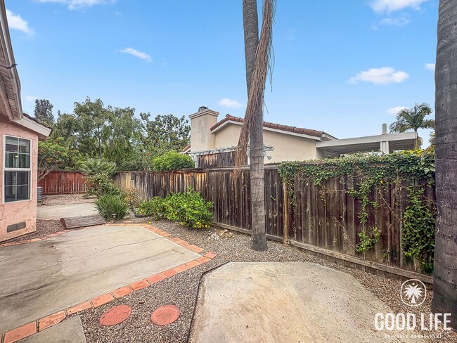Building Photo - Inviting 2BD/1BA Gated Home in Vista with a 2 Car Garage, Private Yard & Community Amenities