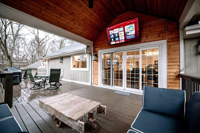 Building Photo - 2104 Almand Dr