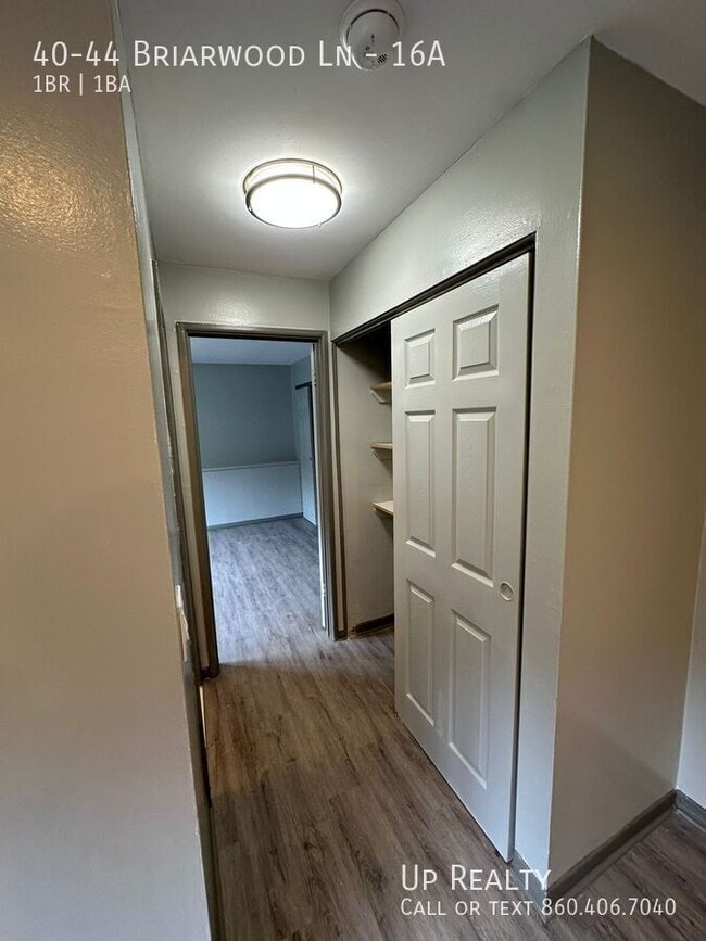 Building Photo - 40-44 Briarwood Ln-16A