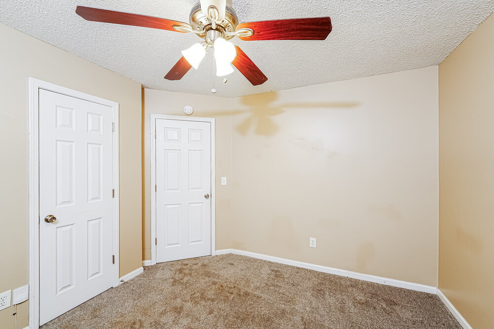 Building Photo - 5837 Janet Dr