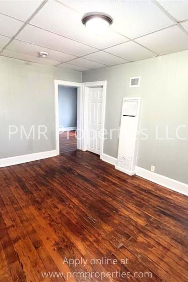Building Photo - 516 S 16th St