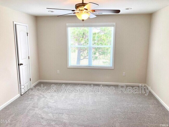 Building Photo - 22 Davinci Dr