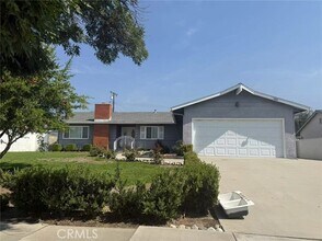 Building Photo - 1095 W 17th St