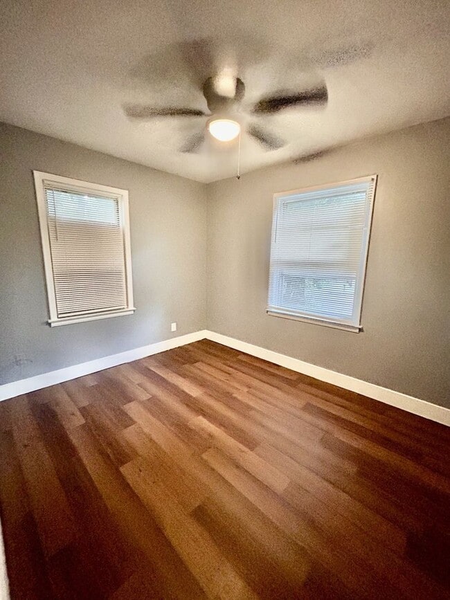 Building Photo - Newly Fully Renovated Home in Frayser - **Open to Section 8**