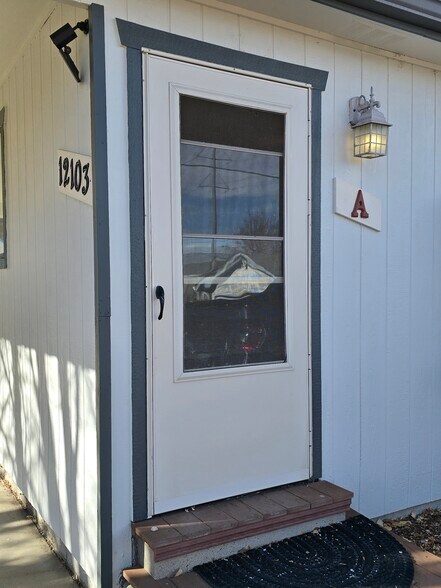 Freshly painted inside and outside - 12103 Viewpoint Dr