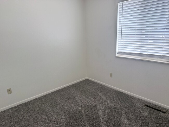 Building Photo - 5710 Eldora Dr