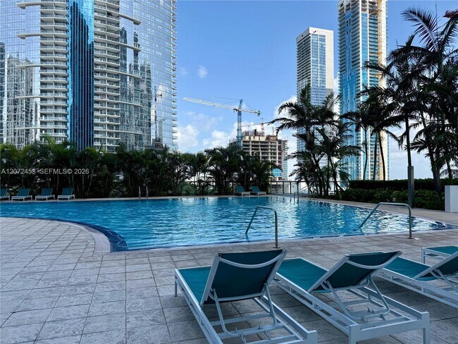 Building Photo - 888 Biscayne Blvd