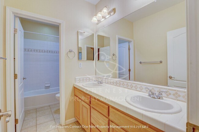 Building Photo - Desirable 4 bdrm 2 bth located in sought o...