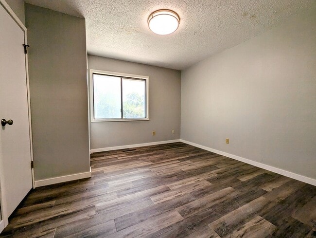 Building Photo - 310 N 11th St